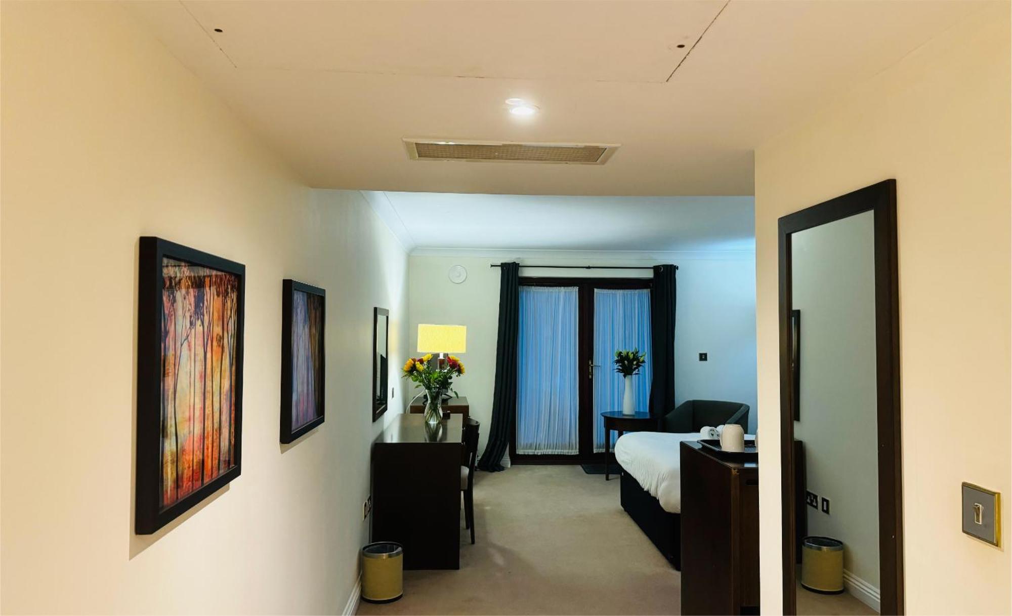 Saint Wenn Hustyns Hotel מראה חיצוני תמונה